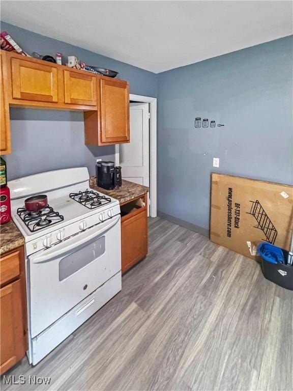 16706 Palda Dr, Cleveland, OH 44128 - photo 5