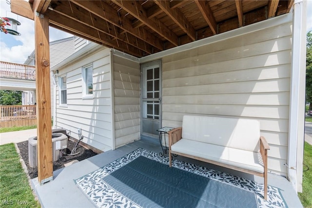 4410 Silsby Rd, University Heights, OH 44118 - view of patio / terrace