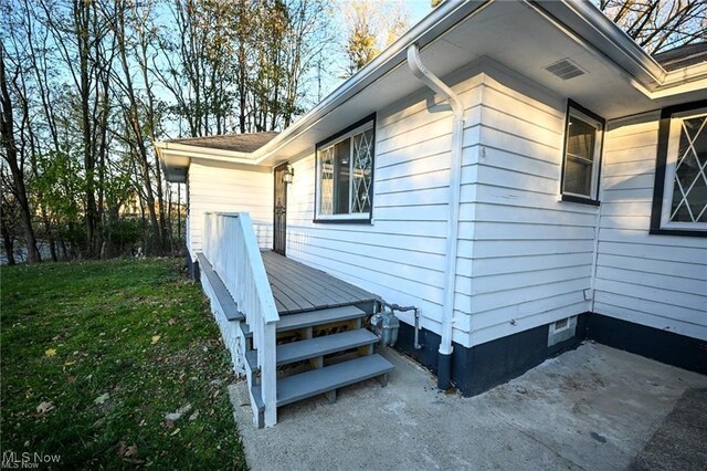5203 Forest Ave, Maple Heights, OH 44137 - view of side of home with a lawn