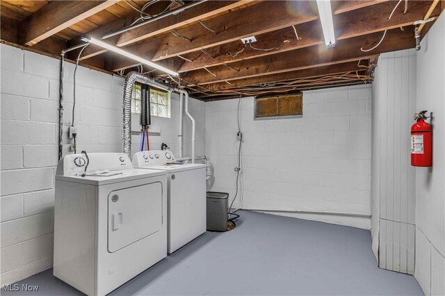 1530 Franklin Ave, Kent, OH 44240 - laundry room featuring independent washer and dryer
