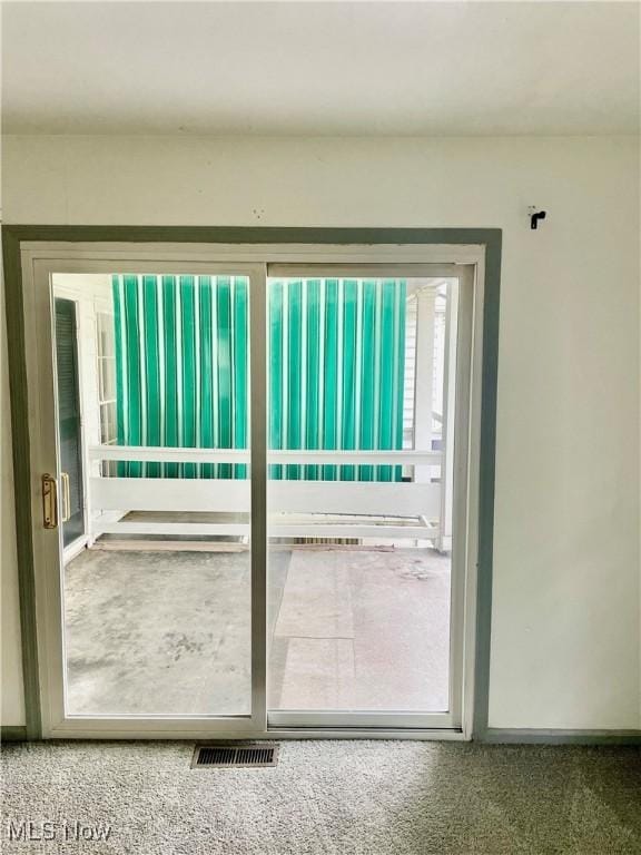 13 Charleston Sq, Euclid, OH 44143 - view of doorway