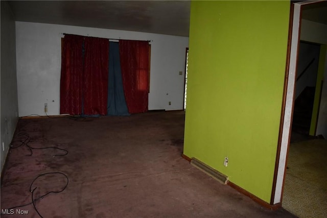 227 Greeley Ln, Youngstown, OH 44505 - unfurnished room featuring carpet flooring
