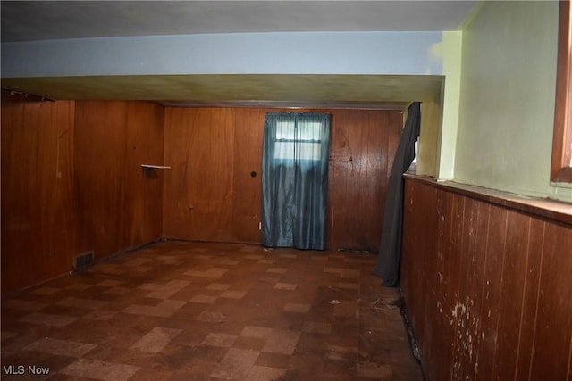 227 Greeley Ln, Youngstown, OH 44505 - interior space featuring tile patterned floors