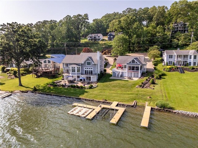 32 E Mohawk Dr, Malvern, OH 44644 - aerial view of property and surrounding area featuring a nearby body of water