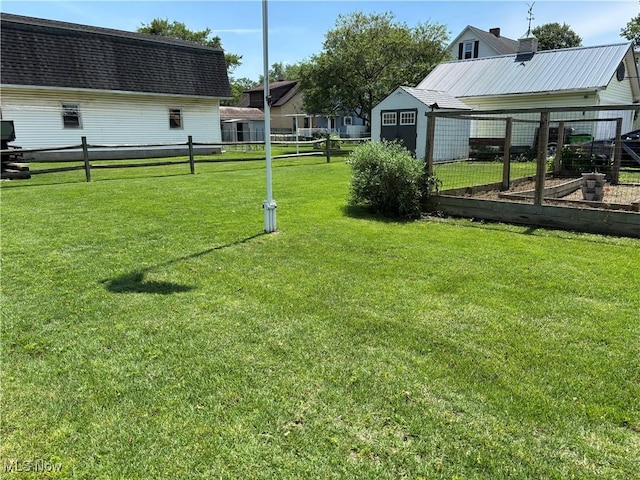 815 N Walnut St, Dover, OH 44622 - view of yard with an outdoor structure