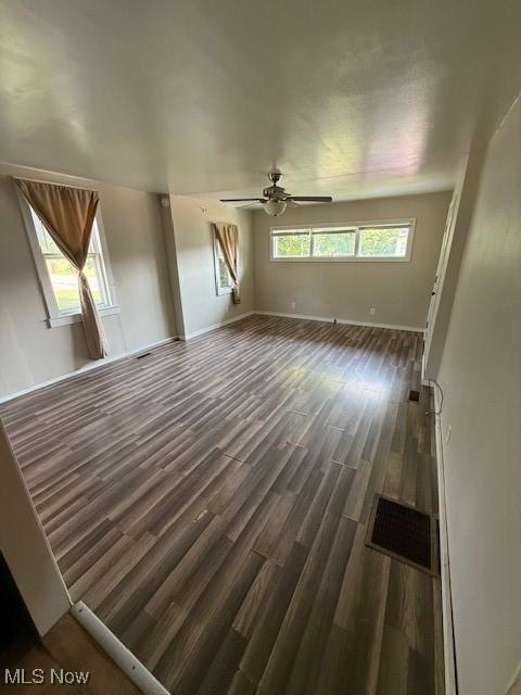 314 N Plum St, Gnadenhutten, OH 44629 - photo 3