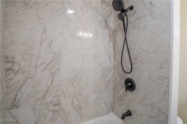 1967 Tonawanda Ave, Akron, OH 44305 - full bath featuring shower / bath combination