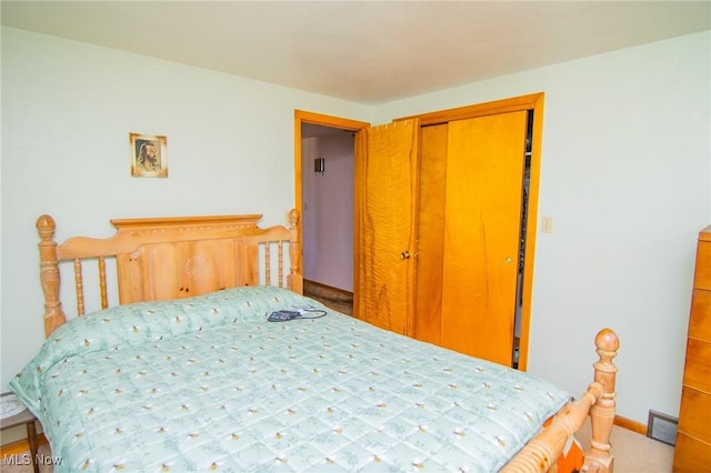104 W Blvd, Mingo Junction, OH 43938 - carpeted bedroom with a closet and baseboards