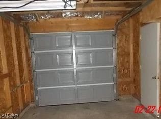812 W W, Elyria, OH 44035 - view of garage