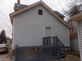812 W W, Elyria, OH 44035 - rear view of house