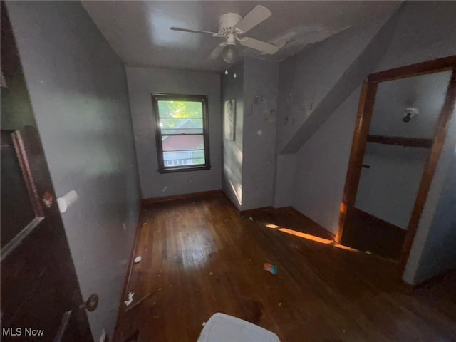 1395 Goodyear Blvd, Akron, OH 44305 - unfurnished room featuring wood finished floors and ceiling fan