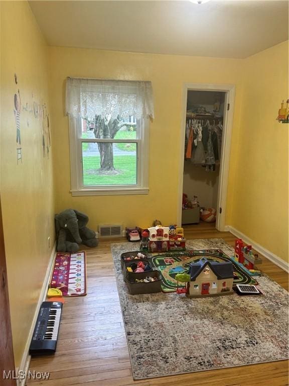 7438 Westview Dr, Youngstown, OH 44512 - playroom featuring wood finished floors and baseboards