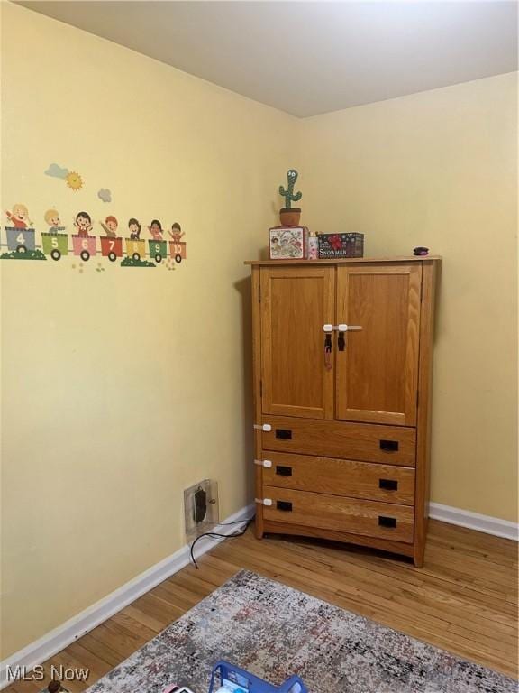 7438 Westview Dr, Youngstown, OH 44512 - bedroom featuring light wood finished floors and baseboards