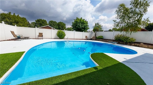 1701 19th Ave, Parkersburg, WV 26101 - view of pool featuring a patio and a fenced backyard