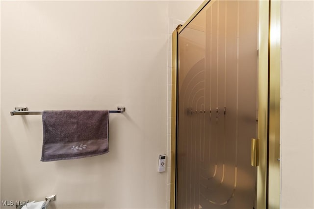2112 Acacia Park Dr Unit 524, Lyndhurst, OH 44124 - bathroom with a shower stall