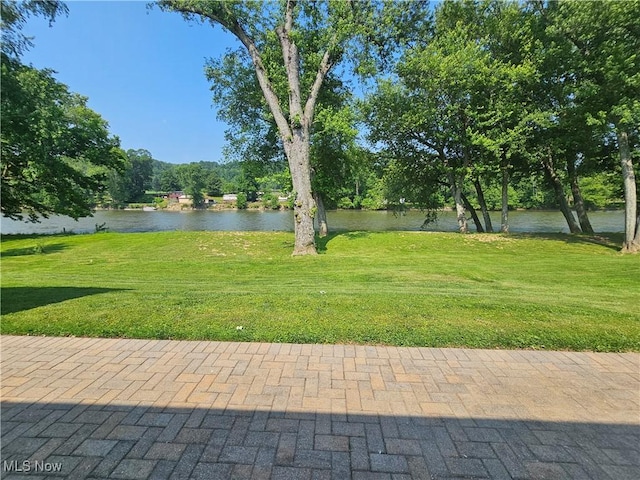 7261 Austin Dr, Mcconnelsville, OH 43756 - view of grassy yard featuring a water view