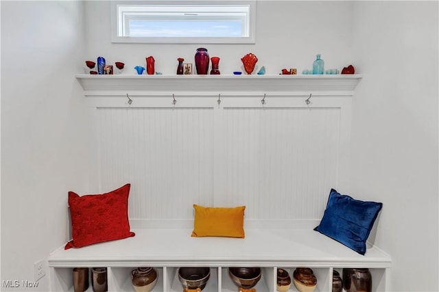 23200 St Andrews Dr, Columbia Station, OH 44028 - view of mudroom