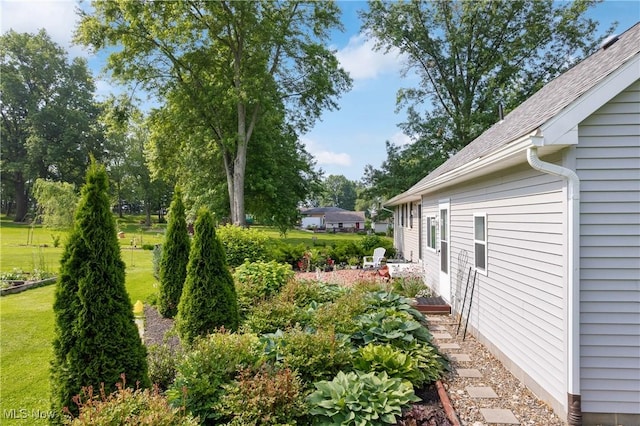 14203 Hatfield Rd, Rittman, OH 44270 - view of grassy yard