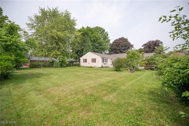809 Mcdaniel Ave, Minerva, OH 44657 - view of yard