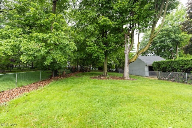 1114 W Miner Rd, Mayfield Heights, OH 44124 - view of fenced backyard