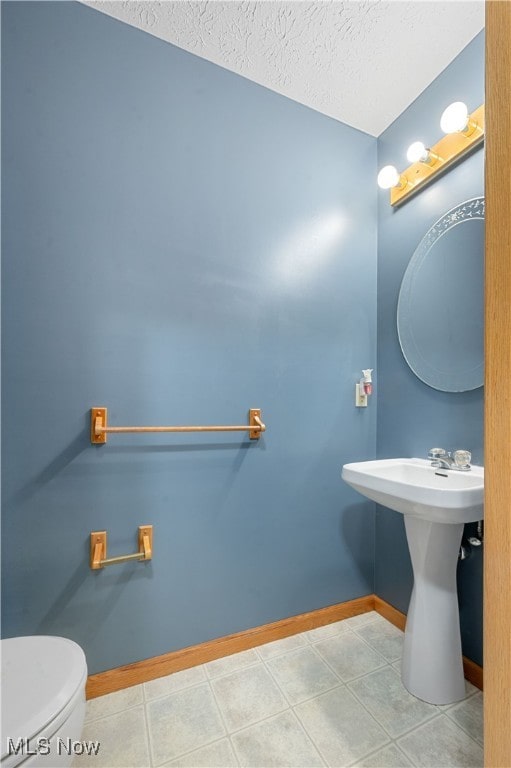 2919 Pepper Hill Cir, Akron, OH 44312 - half bath with toilet and a textured ceiling