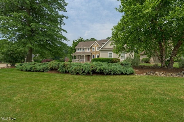 1015 Cambridge Ct NE, Warren, OH 44484 - view of front of property with a front lawn