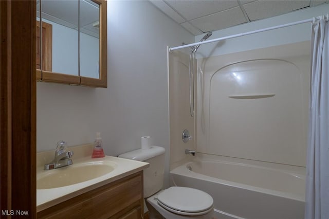1015 Cambridge Ct NE, Warren, OH 44484 - full bath featuring shower / bath combo, vanity, and a drop ceiling