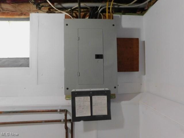 4139 W 144th St, Cleveland, OH 44135 - utility room featuring electric panel