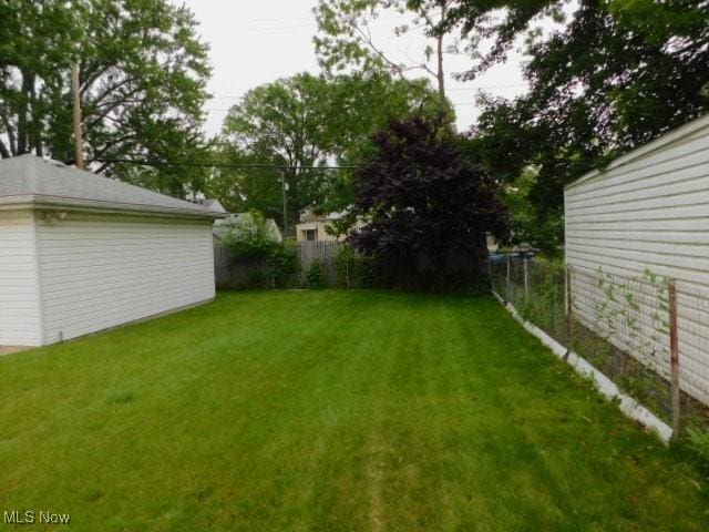 4139 W 144th St, Cleveland, OH 44135 - view of fenced backyard