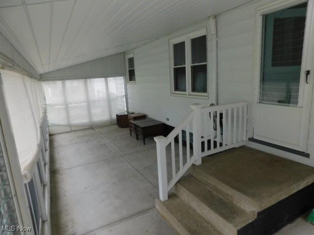 4139 W 144th St, Cleveland, OH 44135 - sunroom / solarium with vaulted ceiling