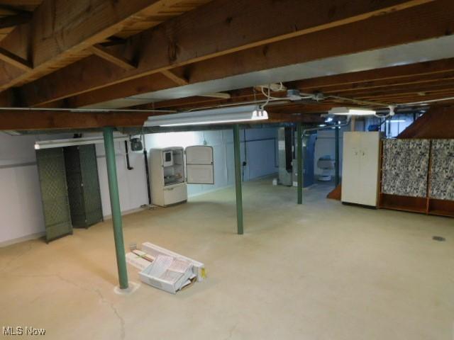 4139 W 144th St, Cleveland, OH 44135 - unfinished basement with heating unit