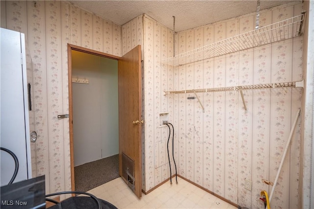 2500 Mcclintocksburg Rd, Deerfield, OH 44411 - bathroom featuring tile patterned floors and a textured ceiling