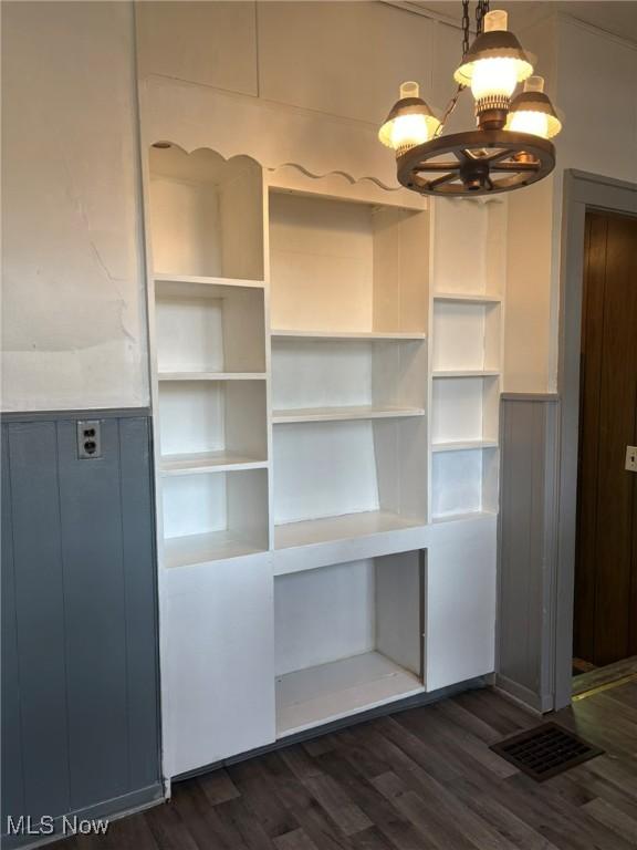105 S Maple Hts, New Lexington, OH 43764 - view of closet