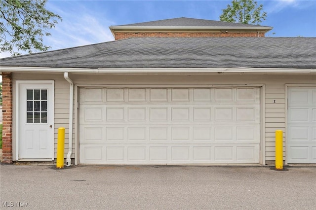 2400 Arlington Dr, Lyndhurst, OH 44124 - view of garage