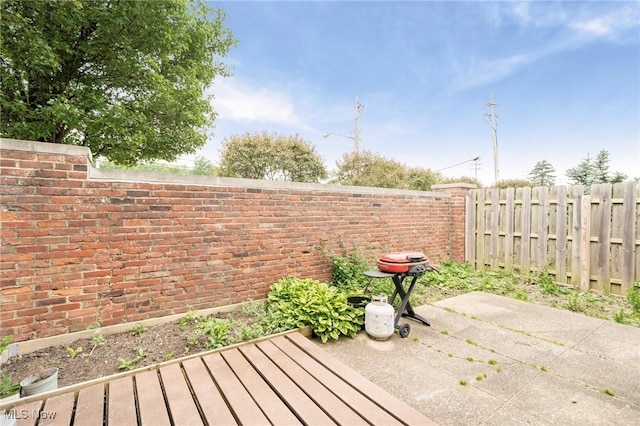 2400 Arlington Dr, Lyndhurst, OH 44124 - wooden terrace with a patio