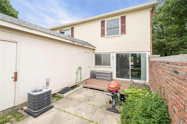 2400 Arlington Dr, Lyndhurst, OH 44124 - rear view of house featuring a deck
