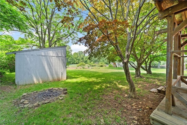 792 Miner Rd, Highland Heights, OH 44143 - view of green lawn with an outbuilding