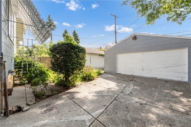 3400 W 118th St, Cleveland, OH 44111 - view of detached garage
