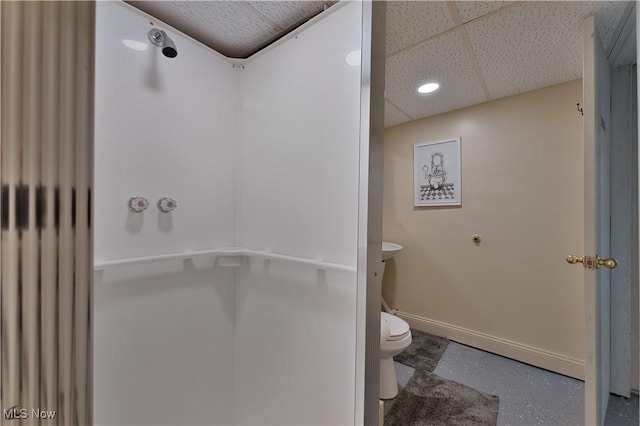 374 Glendola Ave NW, Warren, OH 44483 - bathroom with baseboards and a paneled ceiling
