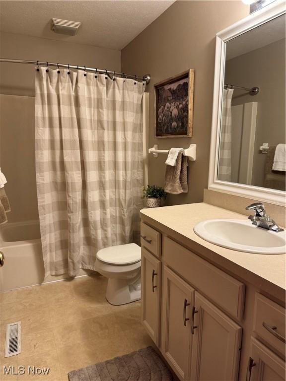 2359 Schellin Rd, Wooster, OH 44691 - bathroom with vanity and shower / tub combo