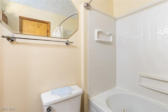53979 Colerain Pike, Martins Ferry, OH 43935 - full bath with toilet and a combined bath / shower with jetted tub