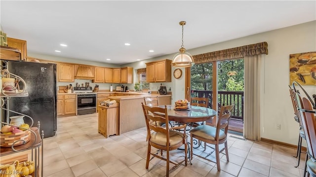 14751 Lancelot Ln E, North Royalton, OH 44133 - dining space featuring recessed lighting