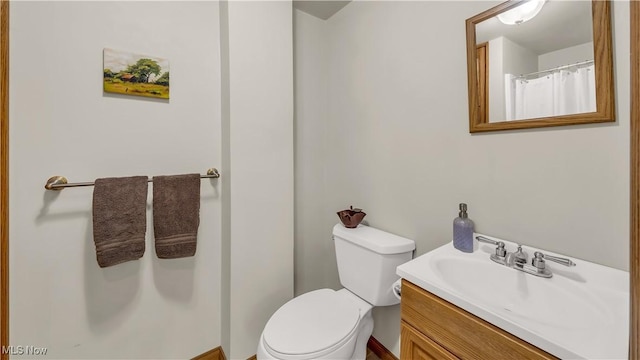 14751 Lancelot Ln E, North Royalton, OH 44133 - bathroom featuring vanity and curtained shower