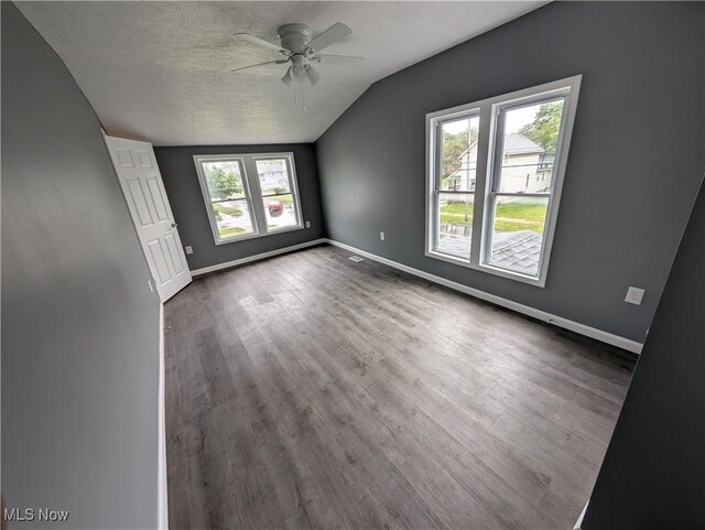 606 W 21st St, Lorain, OH 44052 - photo 16