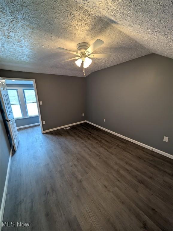 606 W 21st St, Lorain, OH 44052 - photo 18