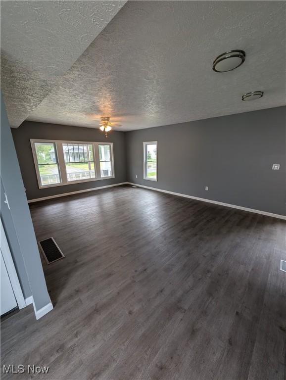 606 W 21st St, Lorain, OH 44052 - photo 4