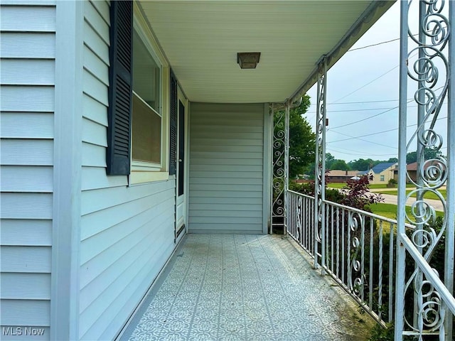 814 Almasy Dr, Campbell, OH 44405 - view of porch