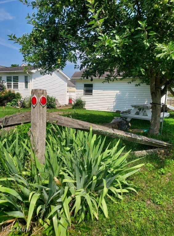 300 37th St, Vienna, WV 26105 - exterior view