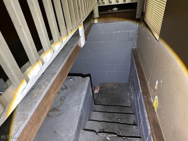 6108 Gateway Blvd S, Elyria, OH 44035 - view of stairs