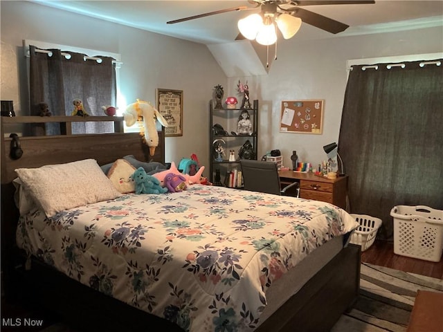 136 High St SE, Canal Fulton, OH 44614 - bedroom with wood finished floors and a ceiling fan